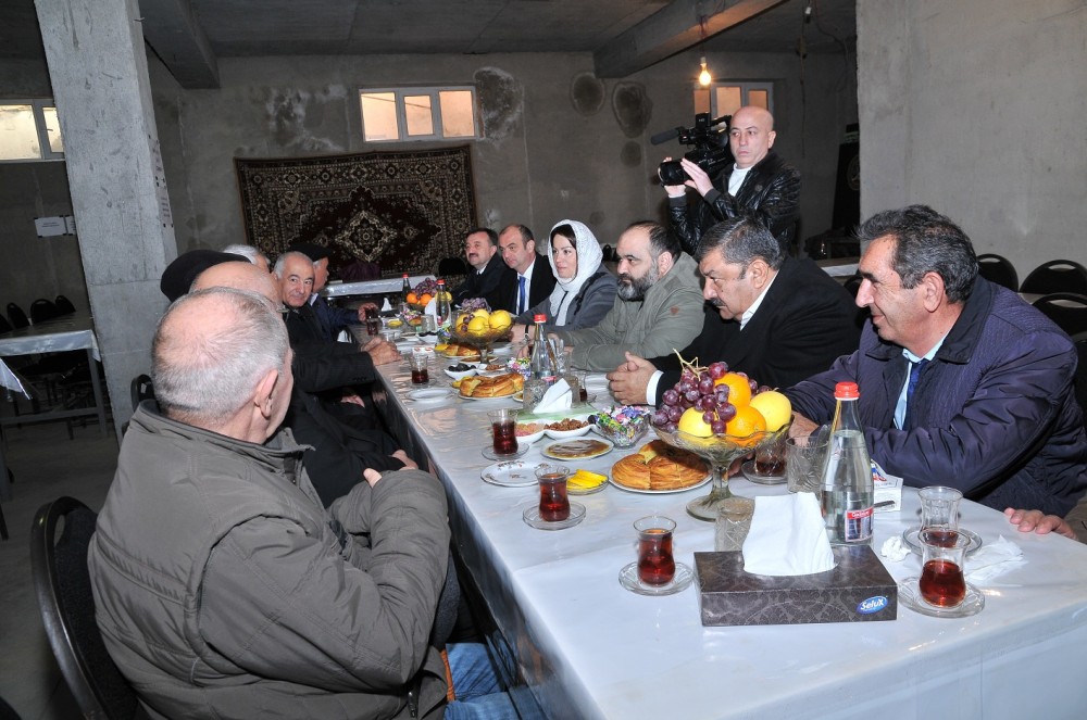 İradə Gülməmmədova Xırdalanda “Cümə” məscidində - FOTOLAR